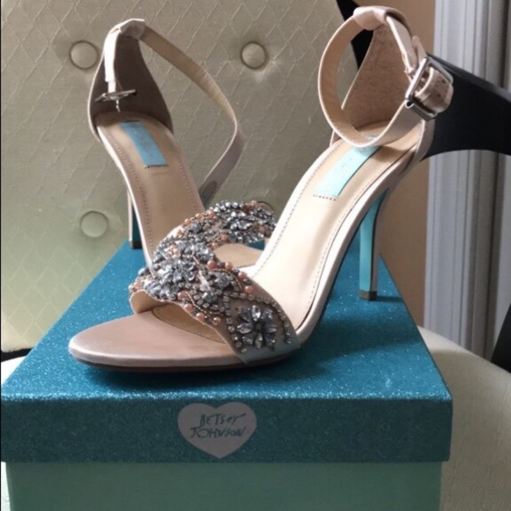 Betsey Johnson Gina- Champagne (Blue collection)